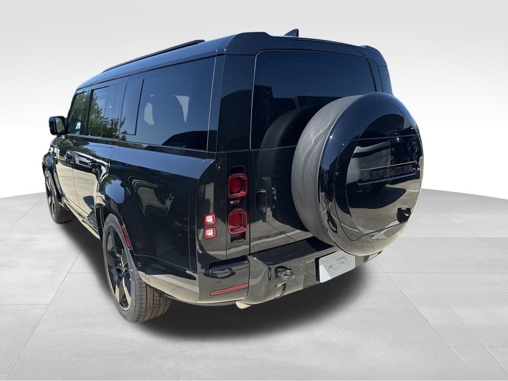2025 Land Rover Defender 130 X-Dynamic SE photo 18