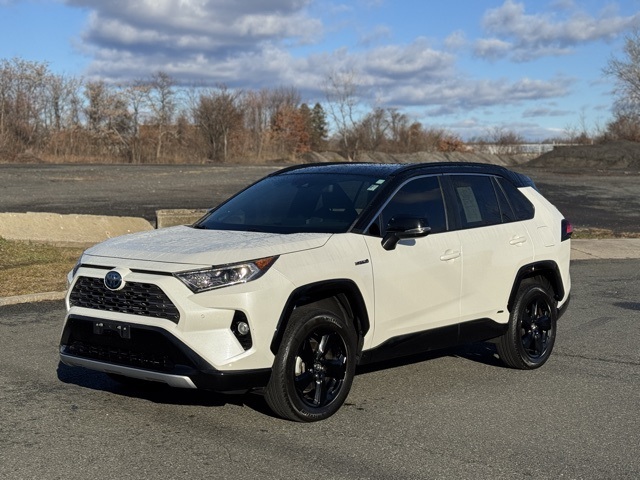 2021 Toyota RAV4 XSE's photo