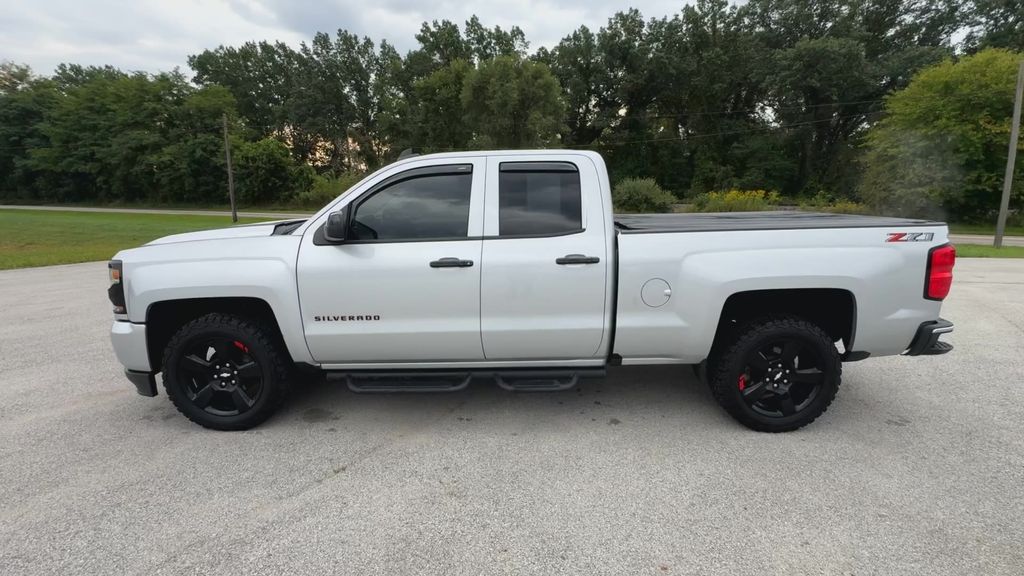 2018 Chevrolet Silverado 1500 LT photo 5