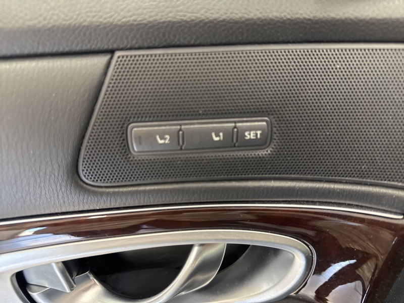 2018 Infiniti Q70 3.7 Luxe photo 19