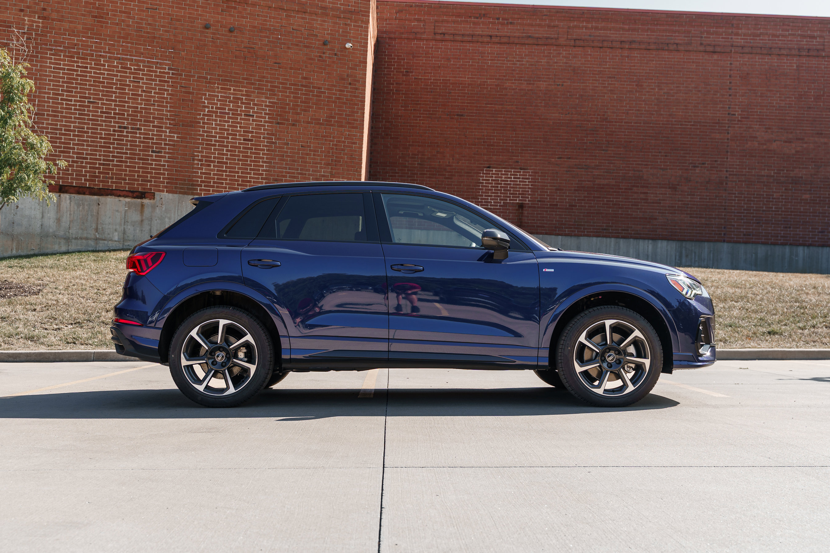 2025 Audi Q3 S line Premium Plus photo 3