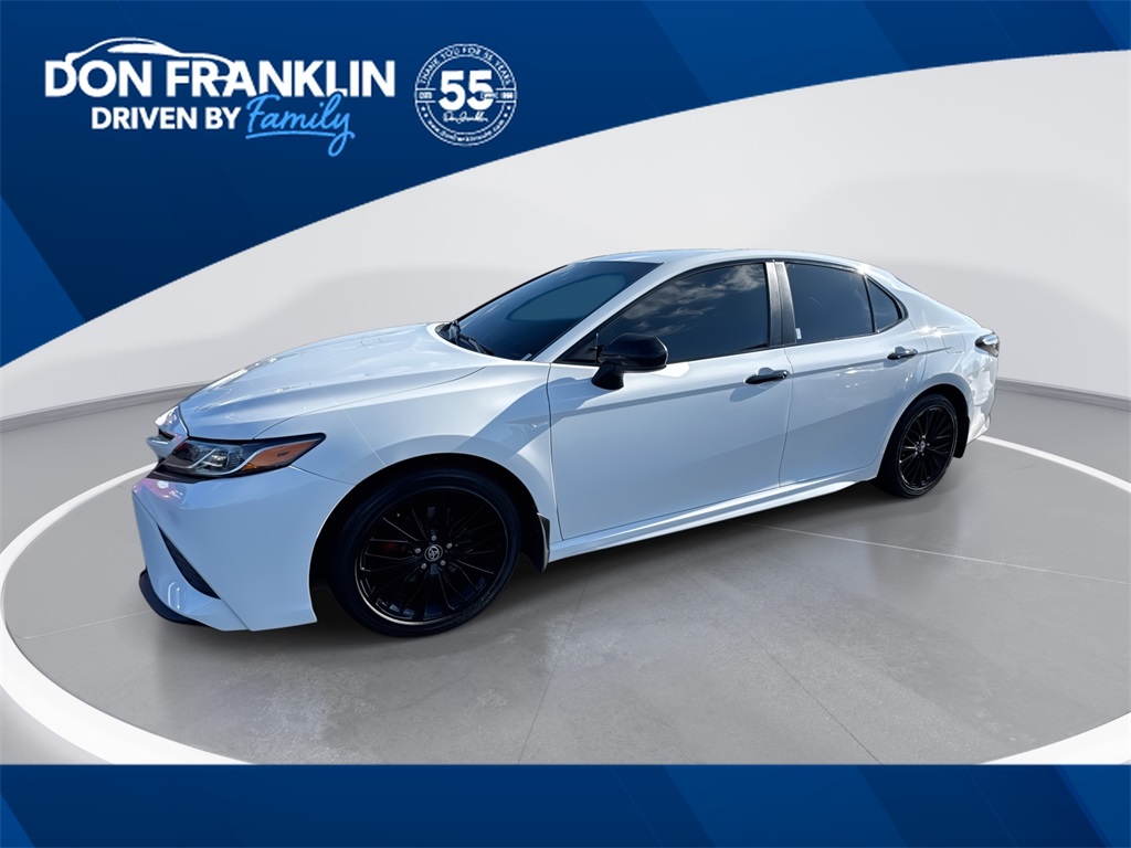 2020 Toyota Camry SE Nightshade's photo