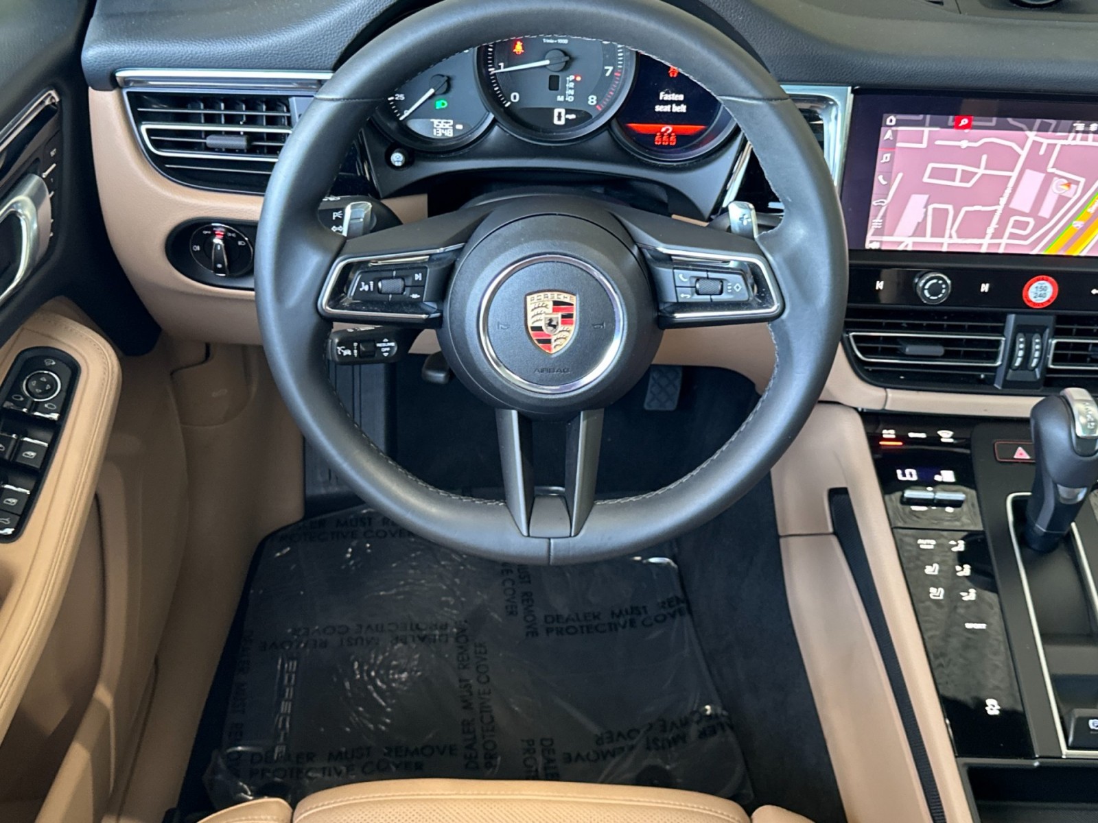 2025 Porsche Macan T photo 9