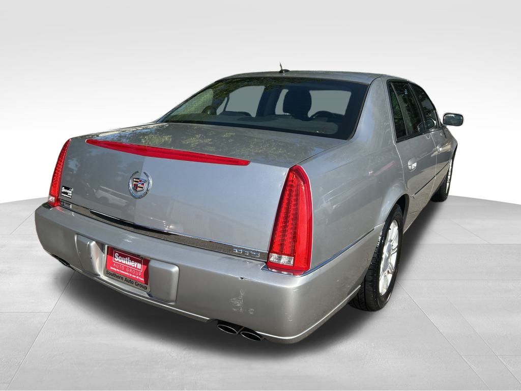 2008 Cadillac DTS Base photo 4