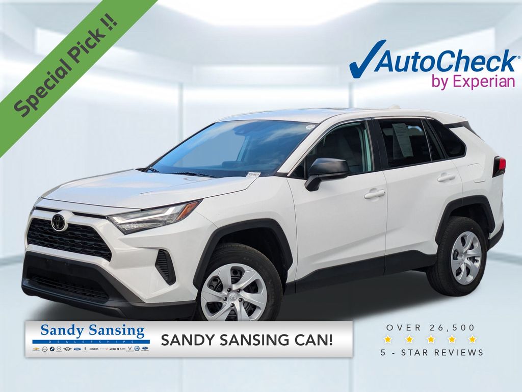 2024 Toyota RAV4 LE's photo