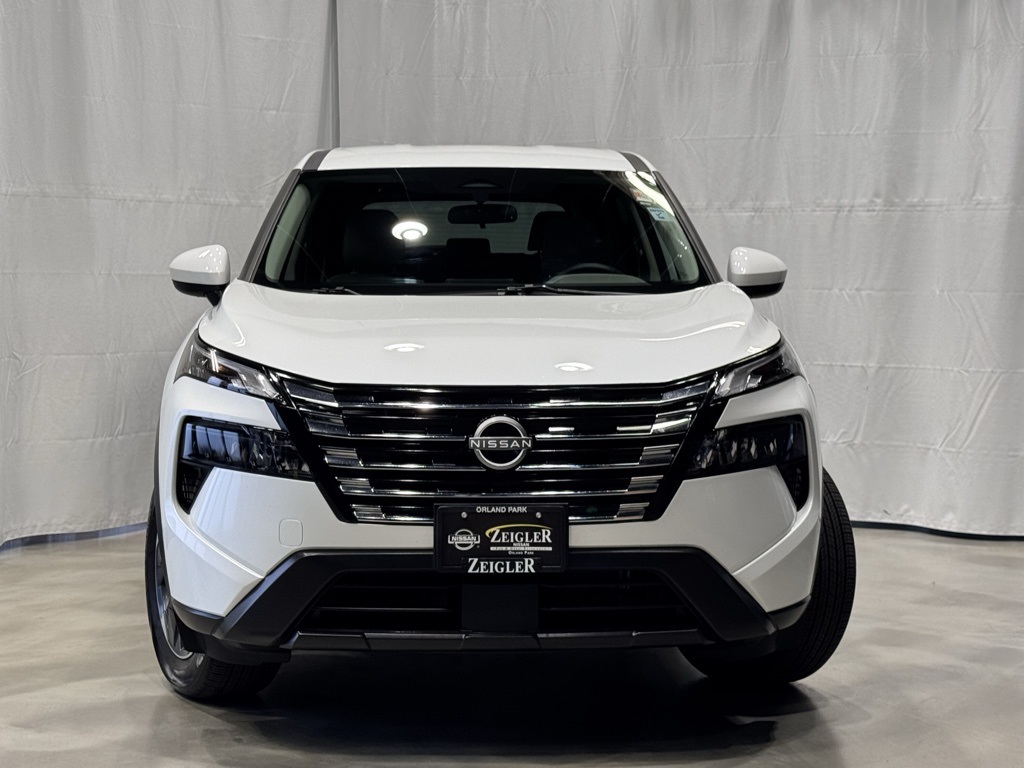 2025 Nissan Rogue SV AWD photo 2