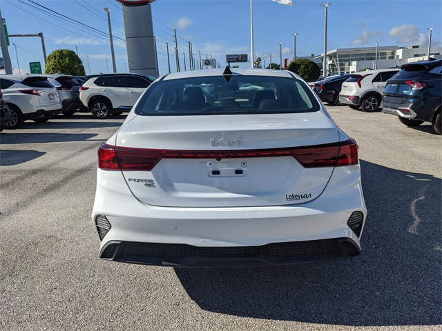 2023 Kia Forte LX photo 5