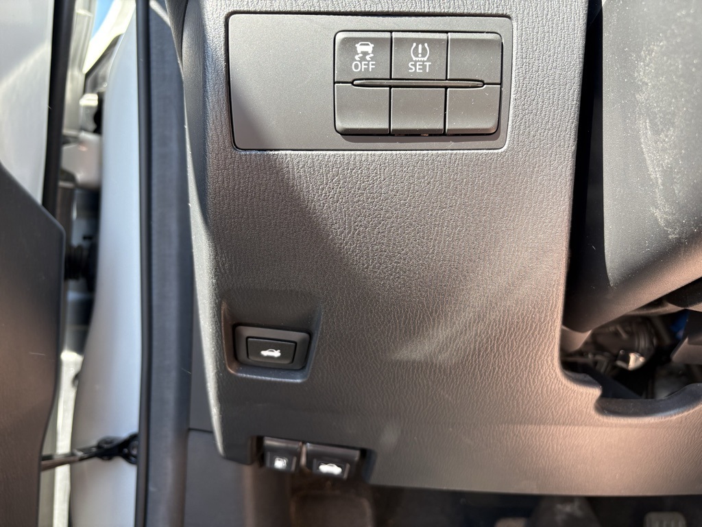 2019 Toyota Yaris L photo 7