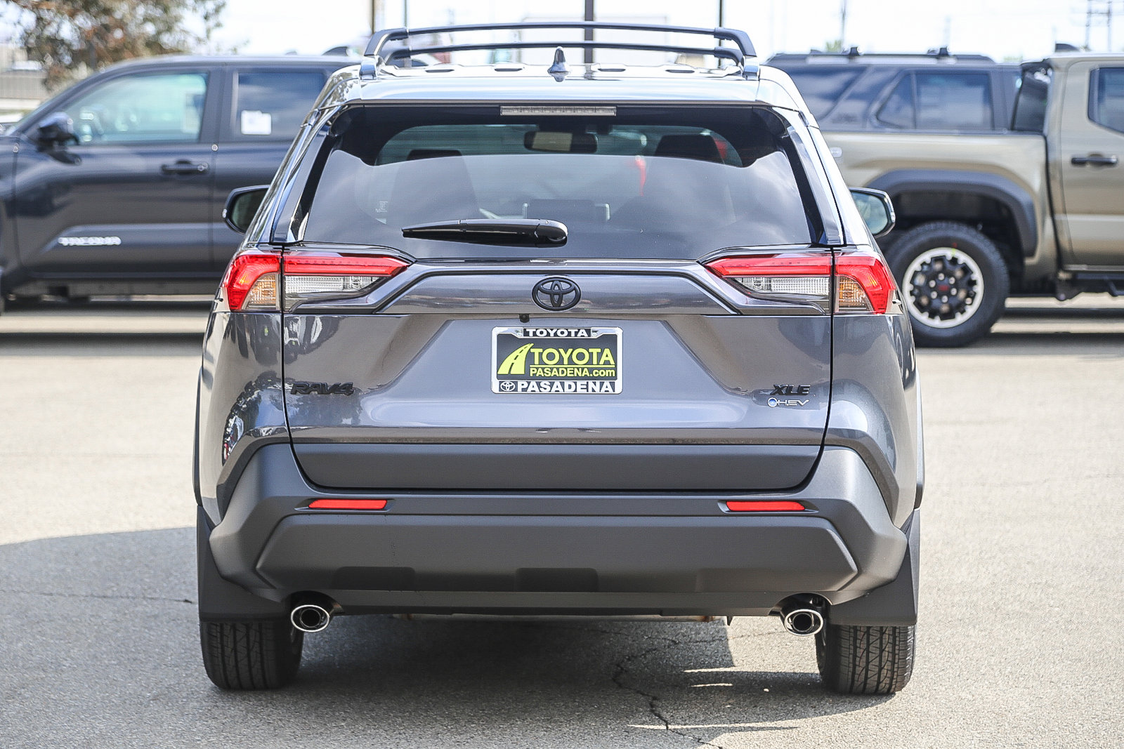 2025 Toyota RAV4 Hybrid XLE photo 7