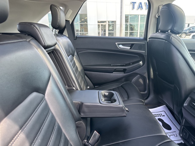 2019 Ford Edge SEL photo 12