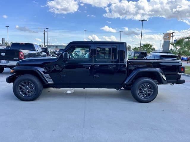 2025 Jeep Gladiator Sport S photo 3