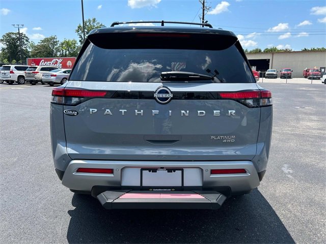2024 Nissan Pathfinder Platinum photo 2