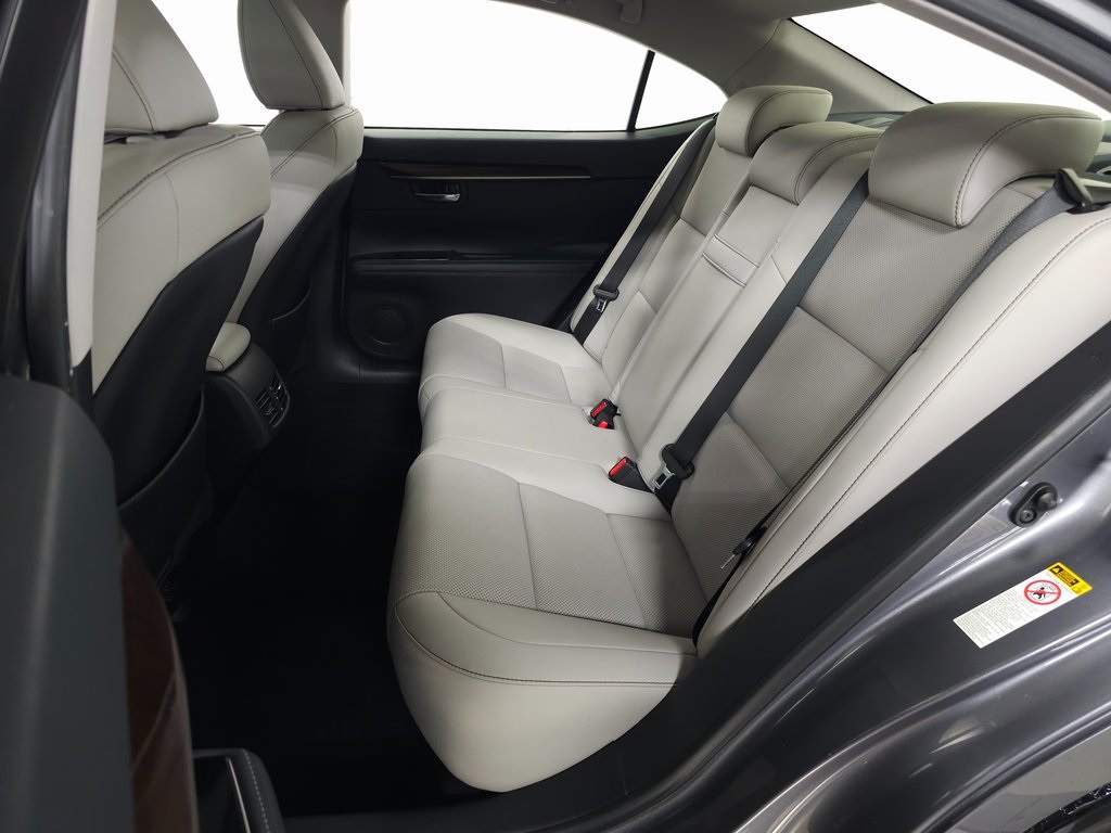 2016 Lexus ES 350 photo 24