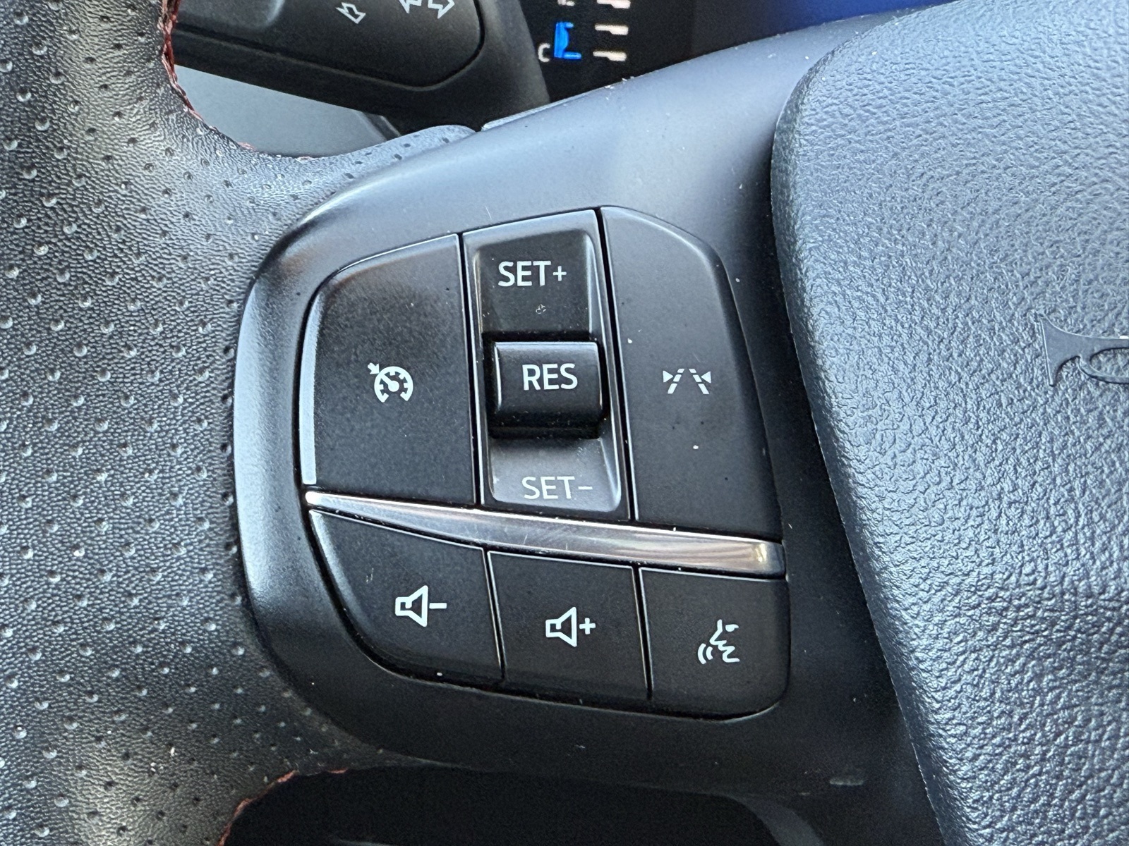 2024 Ford Escape ST-Line photo 19