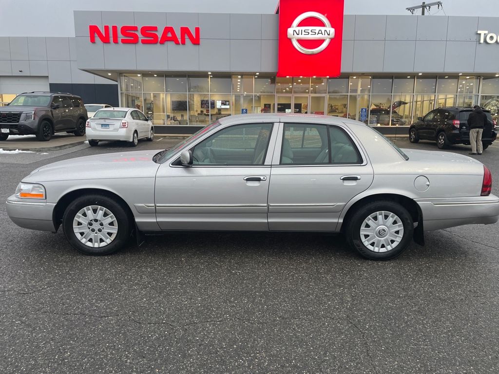 Used 2005 Mercury Grand Marquis GS with VIN 2MEFM74W95X618432 for sale in Torrington, CT