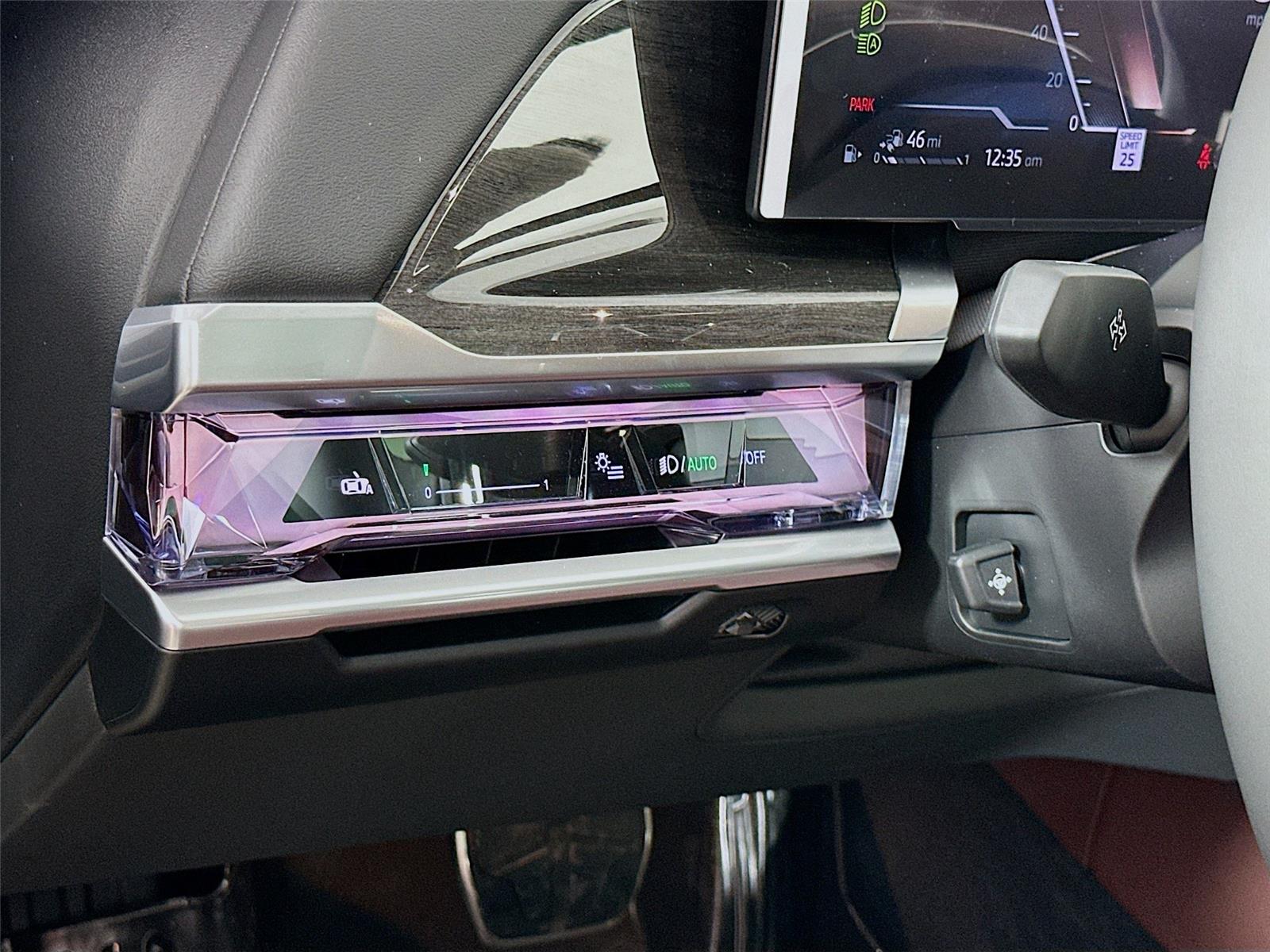 2026 Bmw 750e photo 9