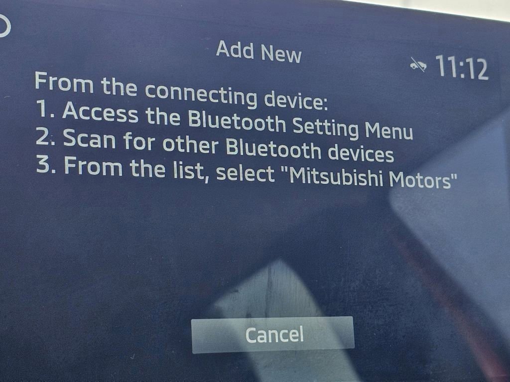2023 Mitsubishi Outlander SE photo 3