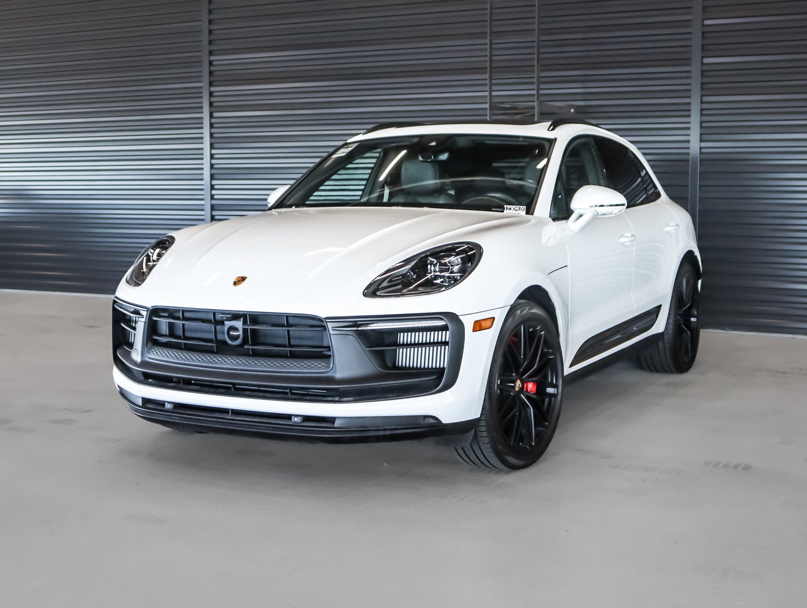 2025 Porsche Macan GTS's photo