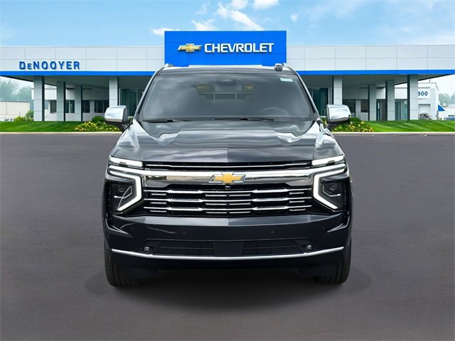 2025 Chevrolet Suburban Premier photo 2