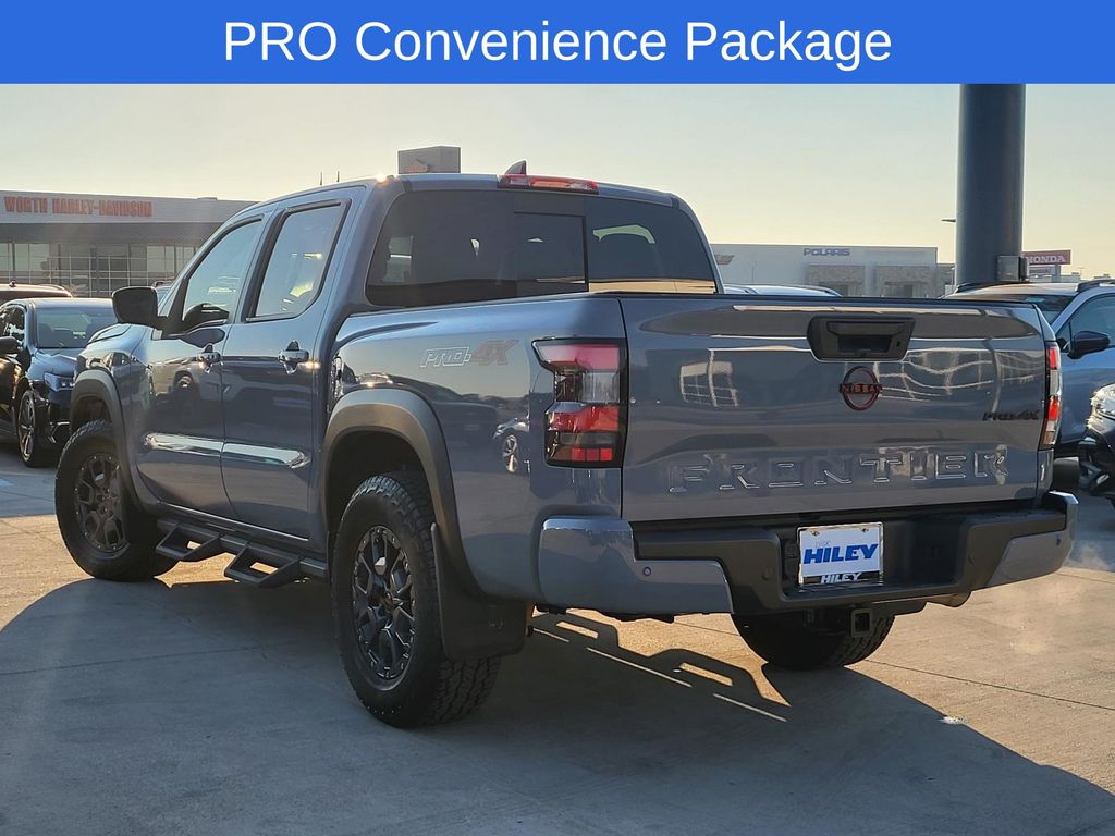 2024 Nissan Frontier PRO-4X photo 2
