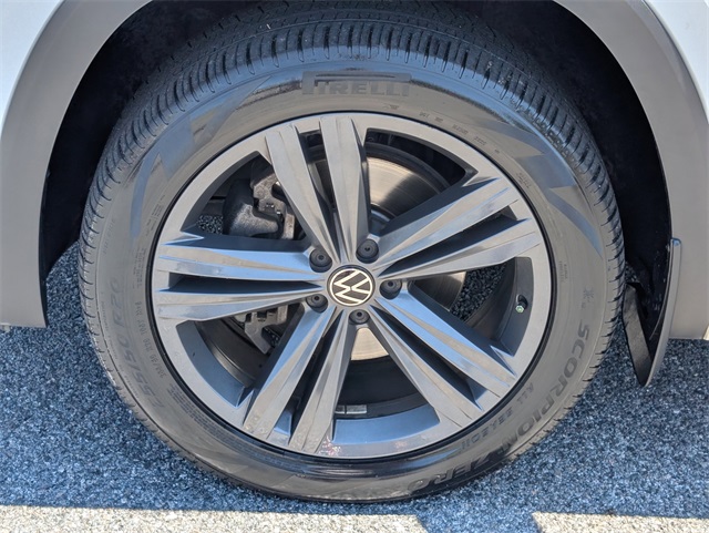 2021 Volkswagen Atlas V6 SE Technology R-Line photo 9
