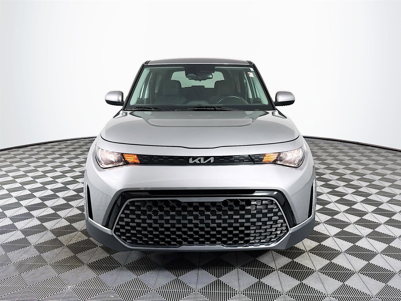 2023 Kia Soul EX photo 2