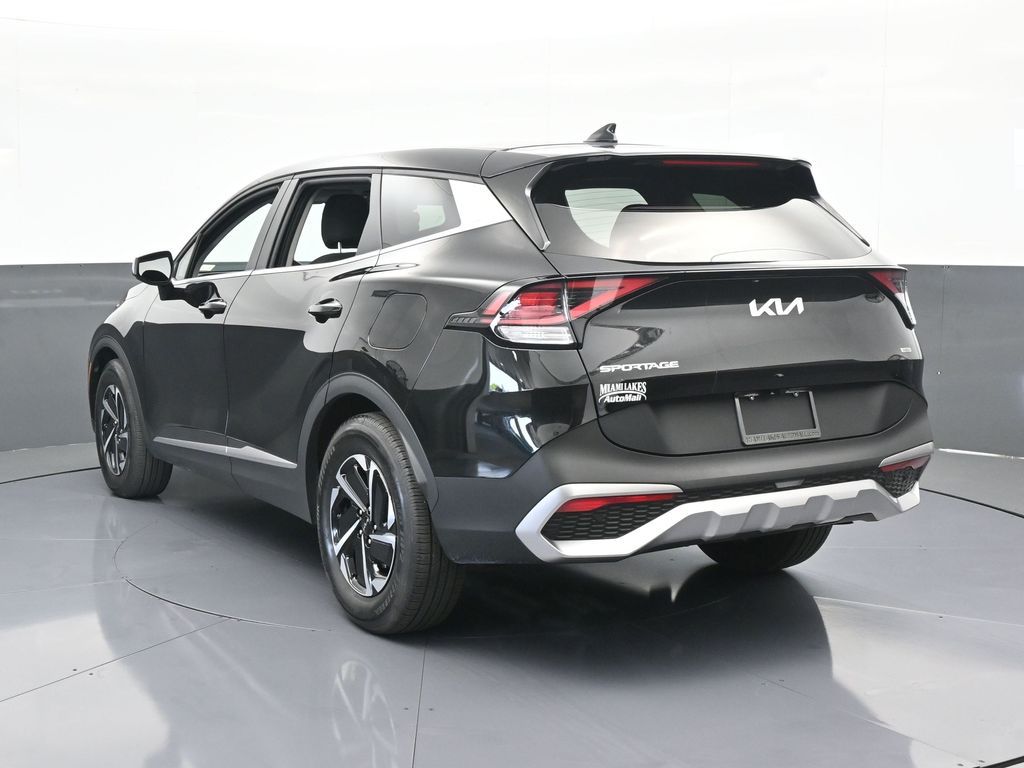 2023 Kia Sportage Hybrid LX photo 4