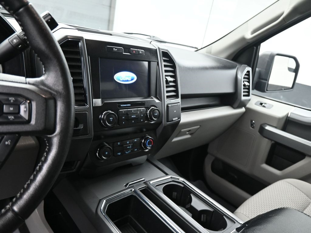 2019 Ford F-150 XLT photo 11