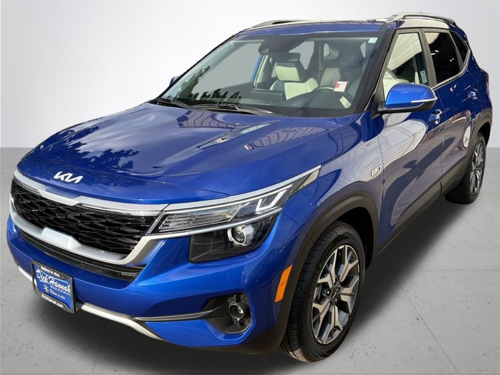 2022 Kia Seltos EX photo 2