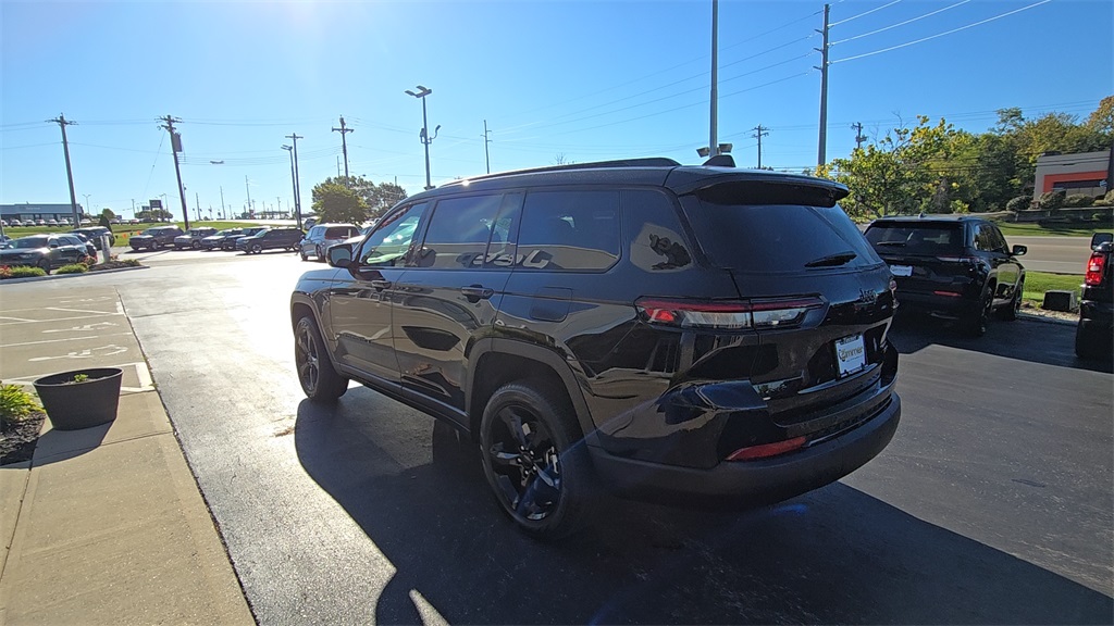 2025 Jeep Grand Cherokee Limited photo 4