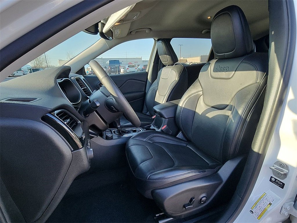 2023 Jeep Cherokee Altitude Lux photo 10