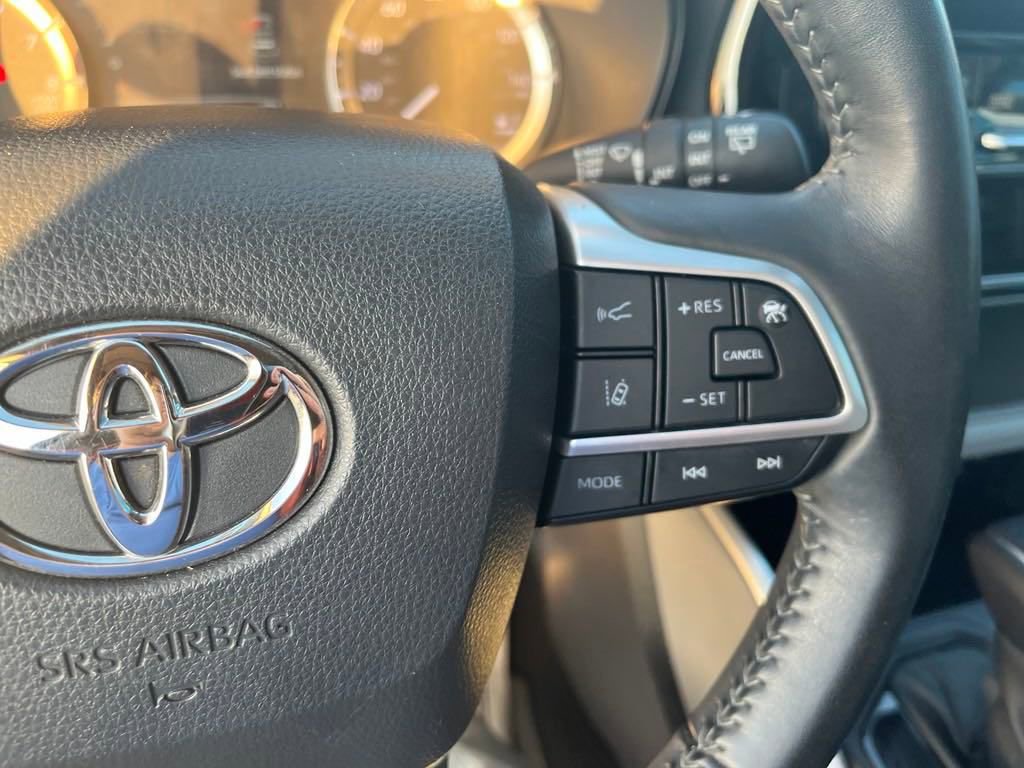 2023 Toyota Highlander LE Limited photo 14