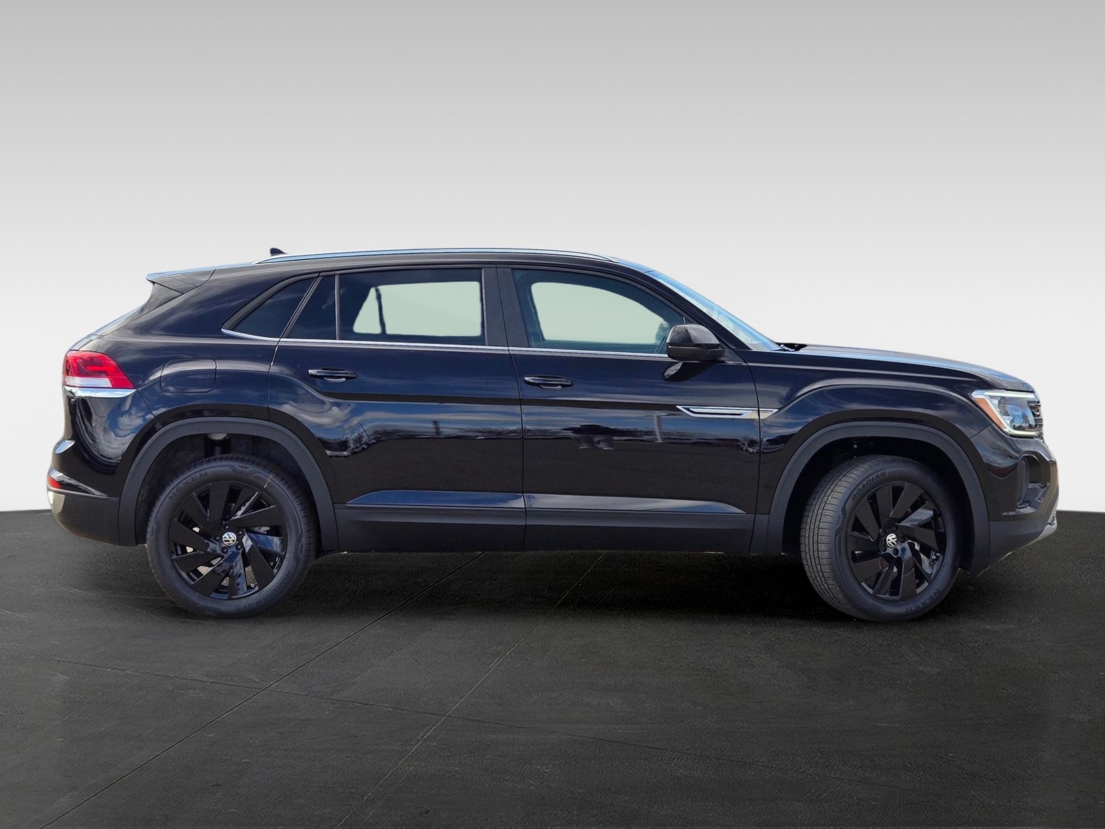 2026 Volkswagen Atlas Cross Sport SE Technology photo 3