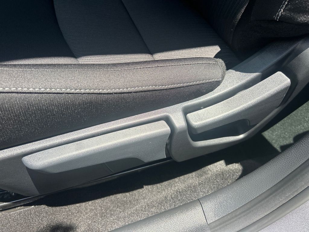 2025 Nissan Sentra SV photo 11