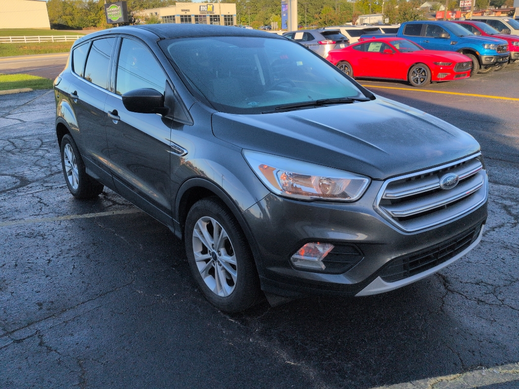 Used 2017 Ford Escape SE with VIN 1FMCU0G94HUA95460 for sale in Elizabethtown, KY