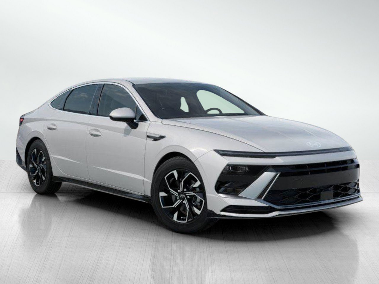 2025 Hyundai Sonata SEL photo 2