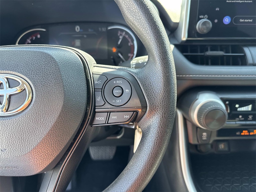 2023 Toyota RAV4 LE photo 22