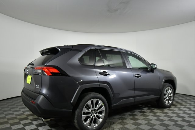2025 Toyota RAV4 XLE Premium photo 6