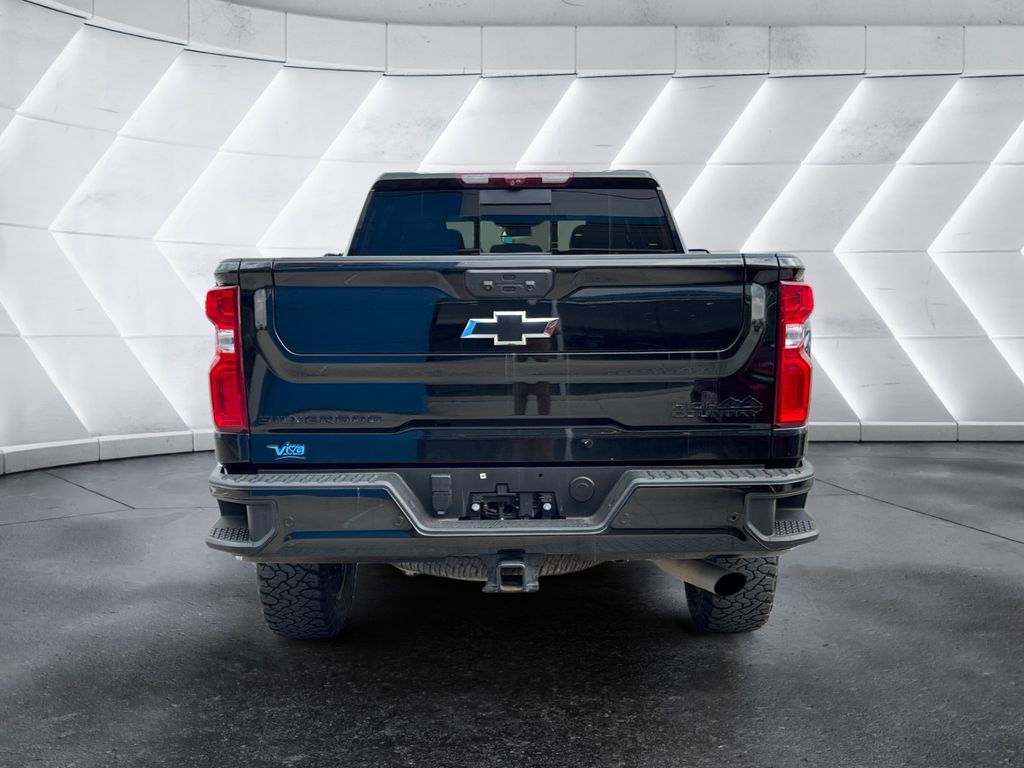 2024 Chevrolet Silverado 2500HD High Country photo 3