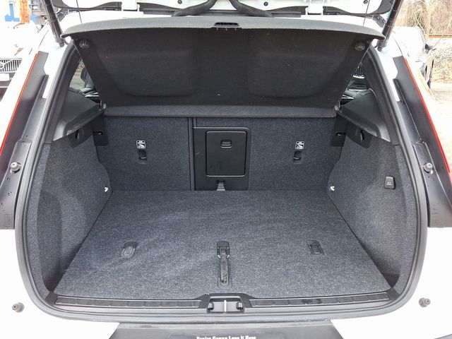 2022 Volvo XC40 R-Design AWD photo 27