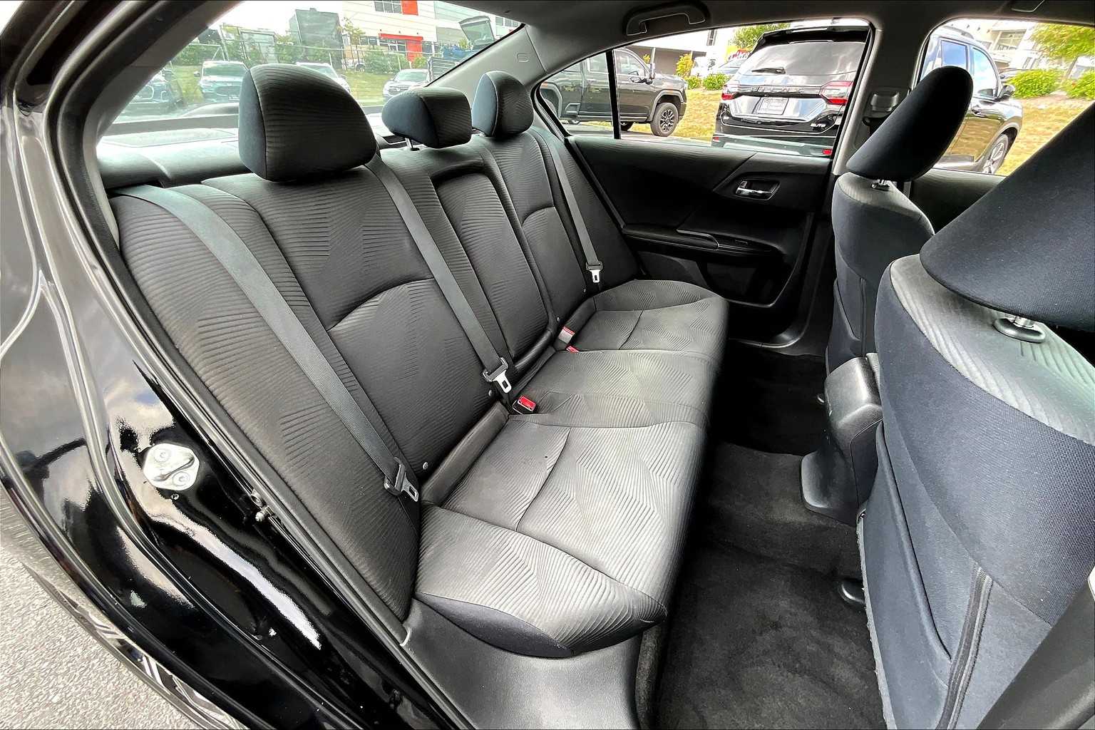 2016 Honda Accord LX photo 17