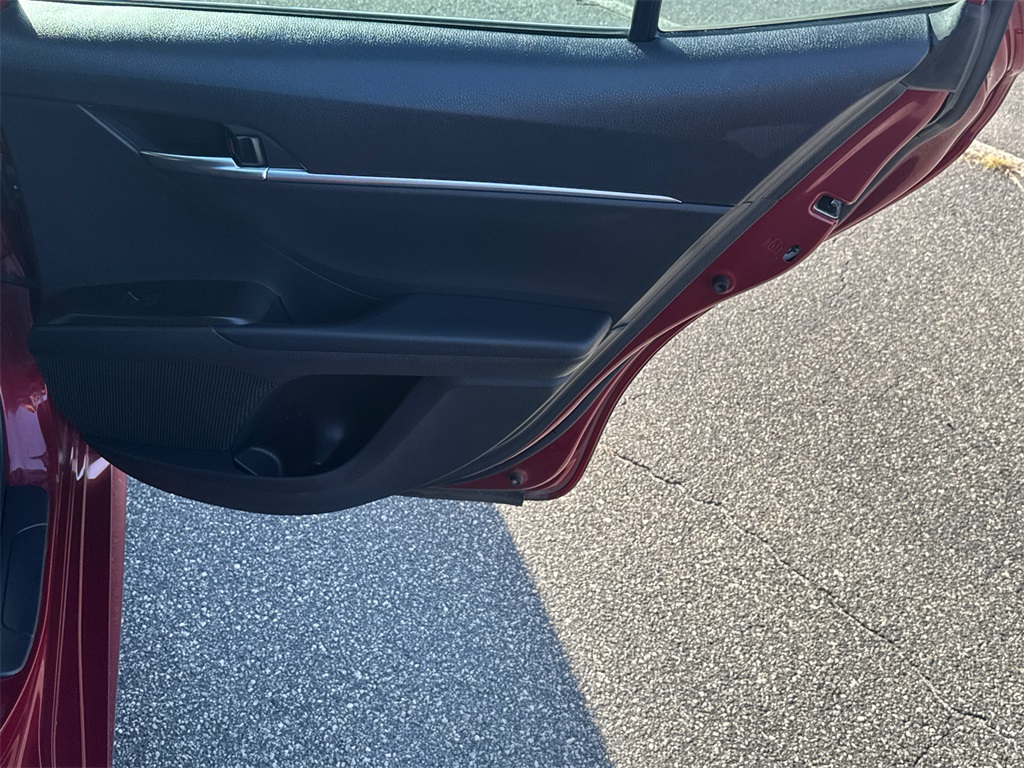 2021 Toyota Camry LE photo 14