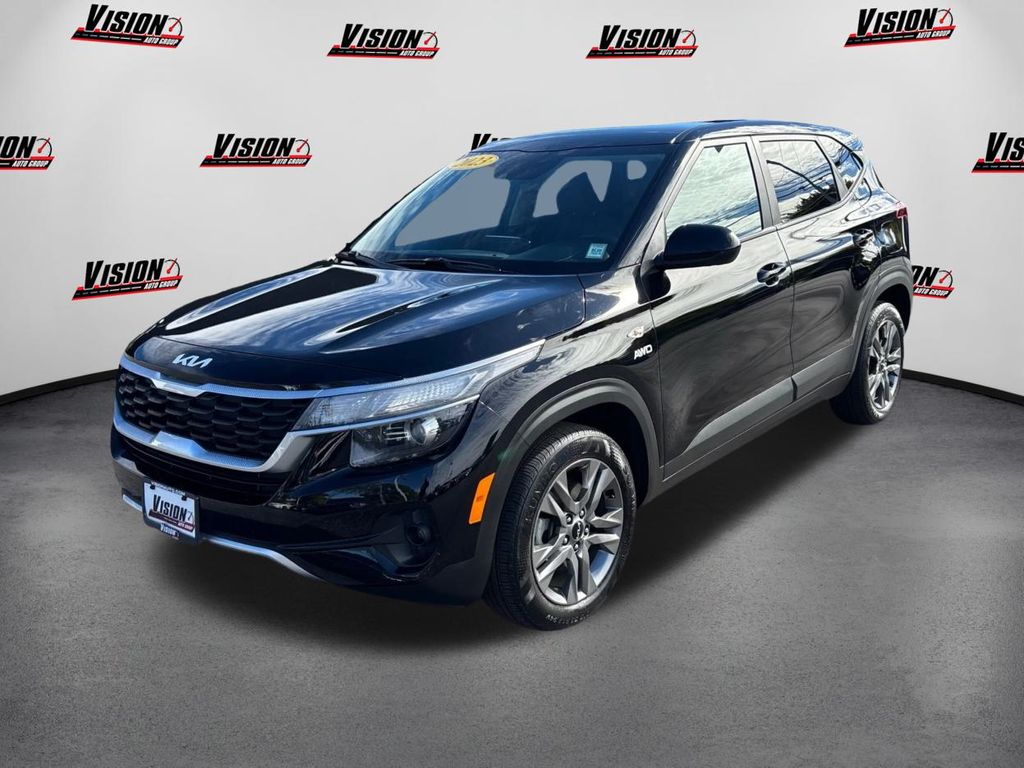 2023 Kia Seltos LX's photo