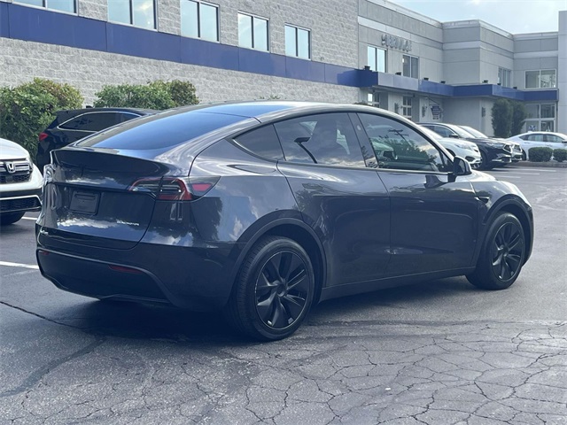 2025 Tesla Model Y Long Range photo 3