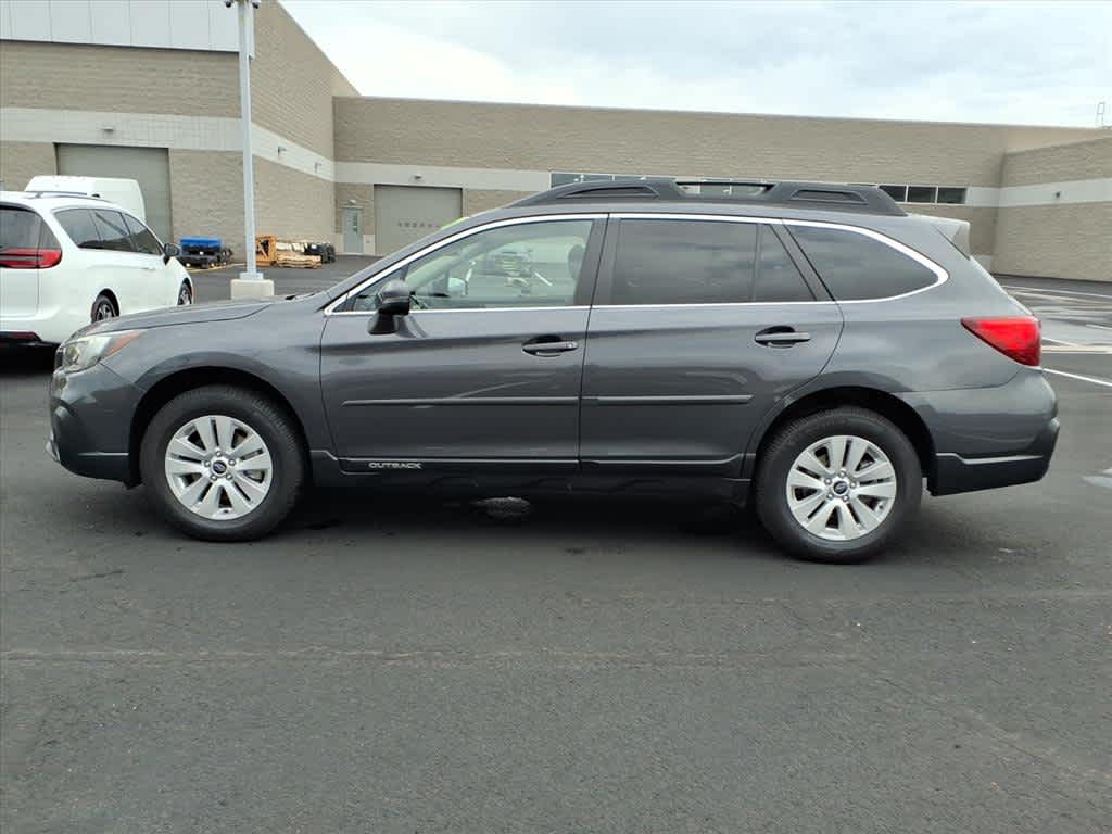 2019 Subaru Outback Premium photo 4