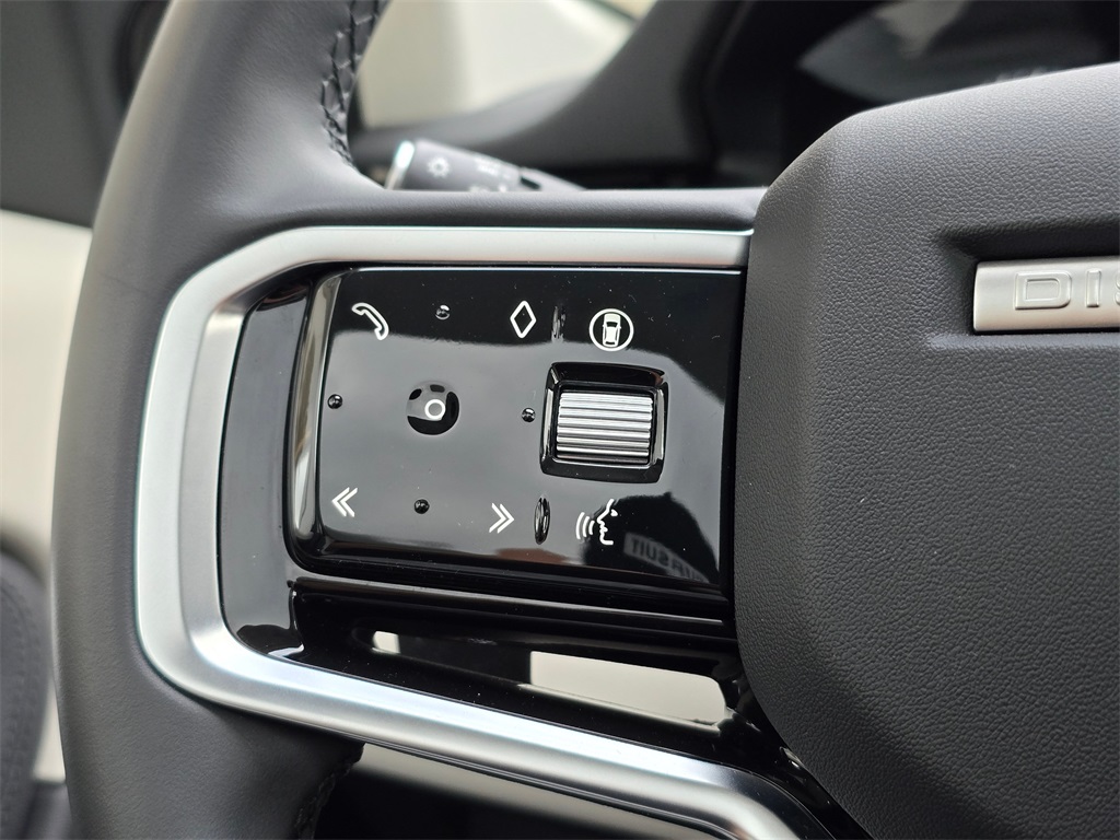 2024 Land Rover Discovery Sport S photo 18