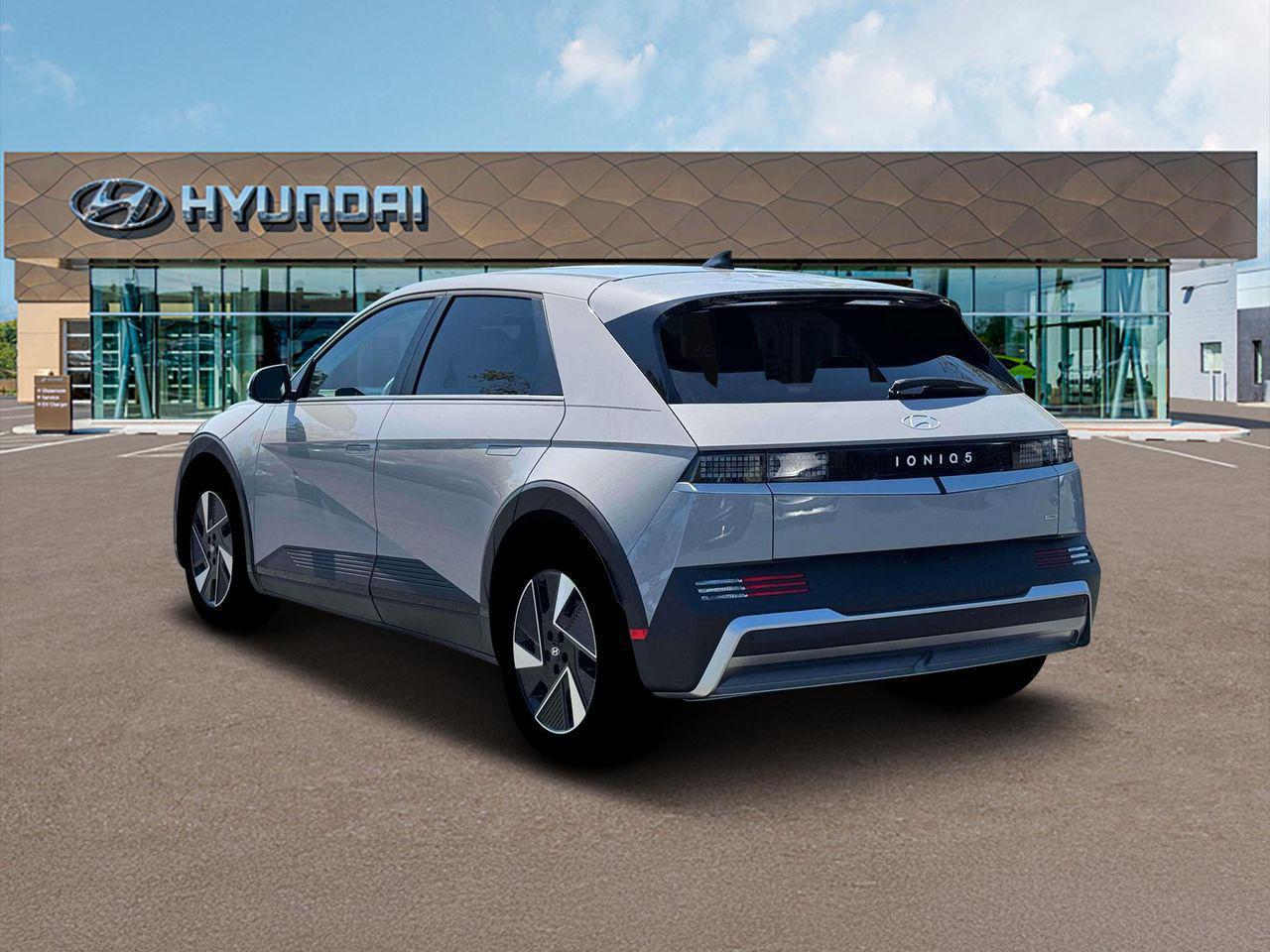 2025 Hyundai Ioniq 5 SE photo 4