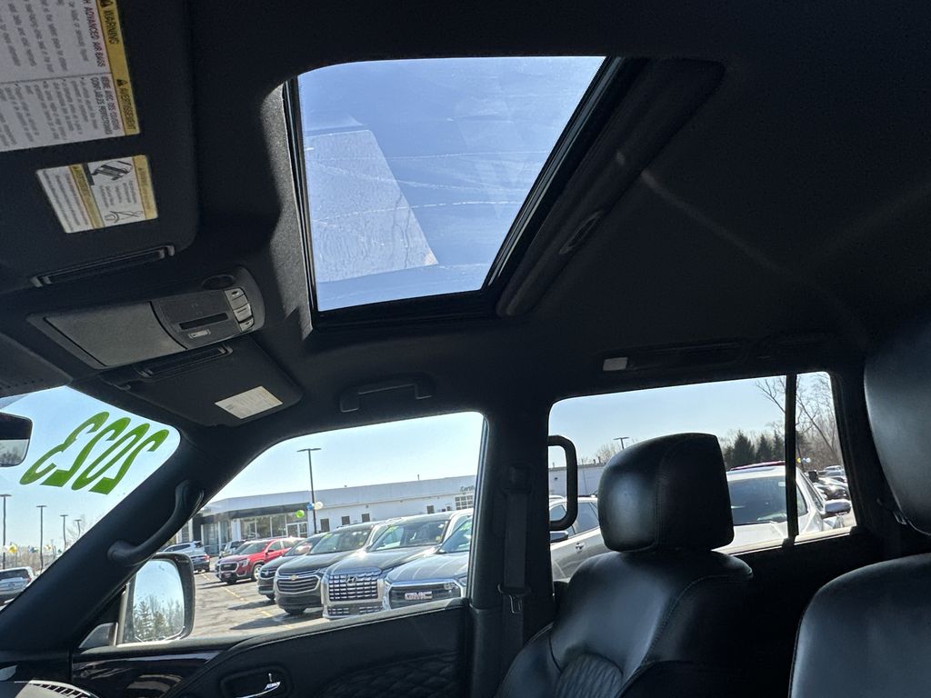 2023 INFINITI QX80 - Image 19