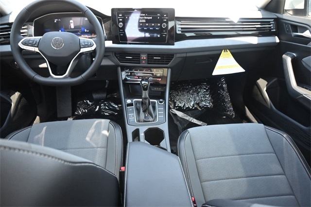 2025 Volkswagen Jetta 1.5T SE photo 8