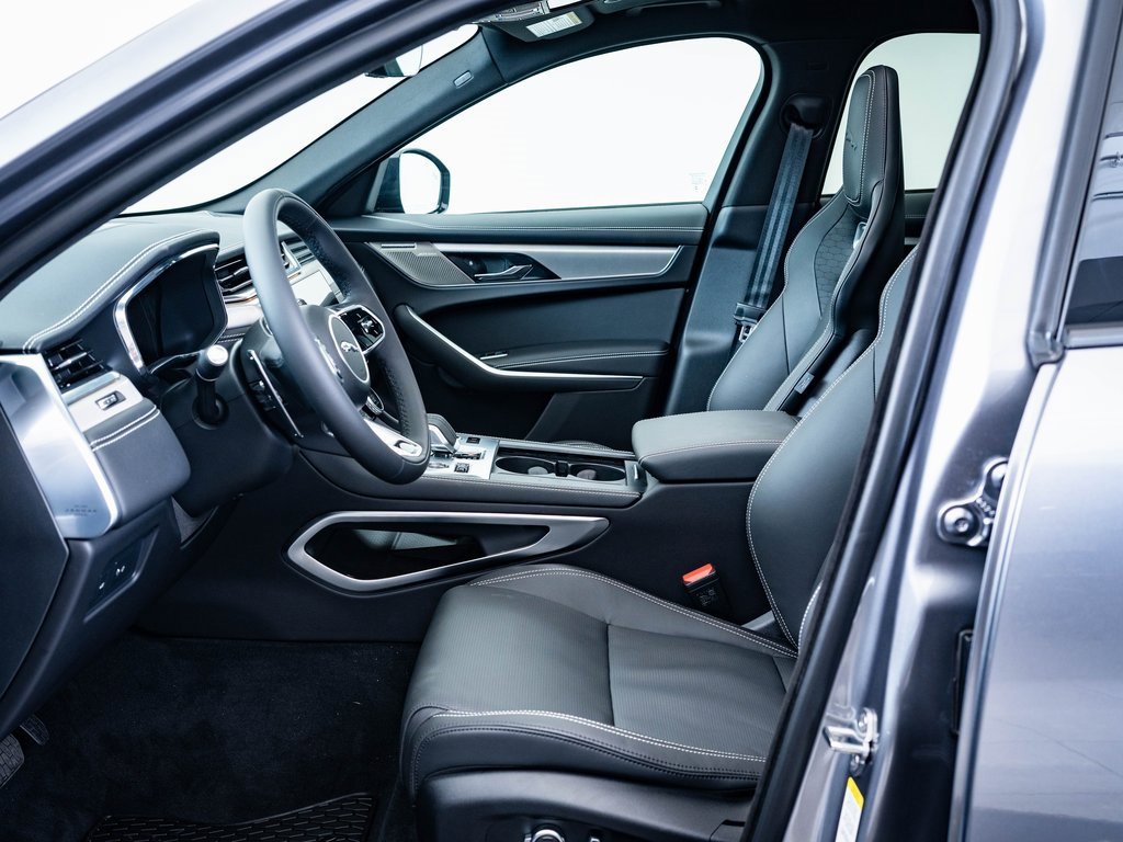 2026 Jaguar F-PACE P250 R-Dynamic S photo 4